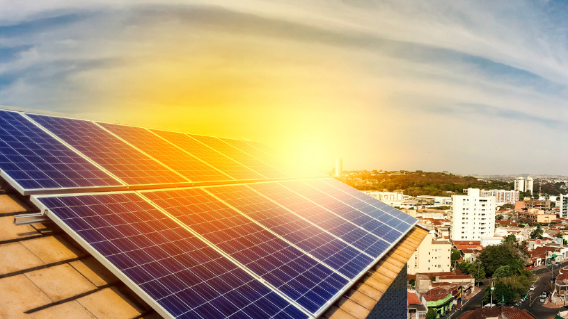 Segundo Fernando Trabach Filho, o setor solar oferece grandes oportunidades, apesar dos desafios regulatórios e de infraestrutura.