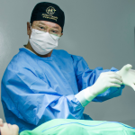 Dr. Milton Seigi Hayashi orienta sobre como os pais podem apoiar a decisão pela otoplastia de forma consciente.