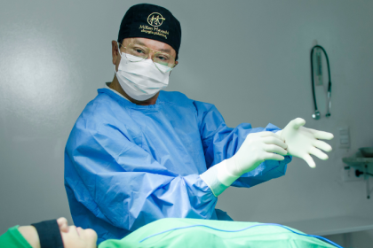 Dr. Milton Seigi Hayashi orienta sobre como os pais podem apoiar a decisão pela otoplastia de forma consciente.