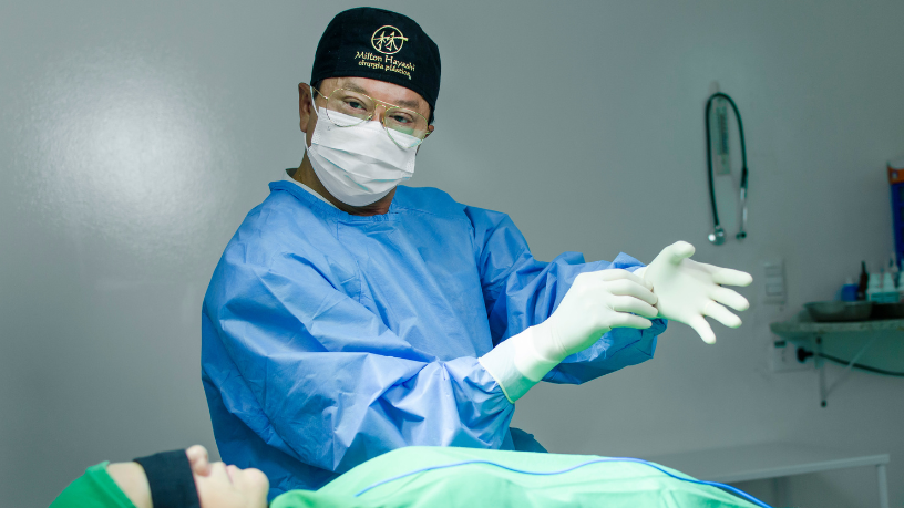 Dr. Milton Seigi Hayashi orienta sobre como os pais podem apoiar a decisão pela otoplastia de forma consciente.