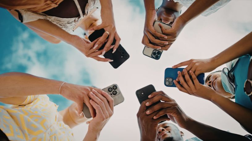 Falta de transparência na publicidade nas redes sociais no Brasil levanta alerta sobre influência digital e proteção do consumidor