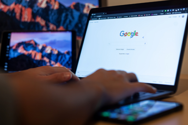 Meta ultrapassa o Google em receita de anúncios pela primeira vez na história