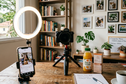 Publicidade com influenciadores ganha força no Brasil, mas autenticidade passa a pesar mais que número de seguidores
